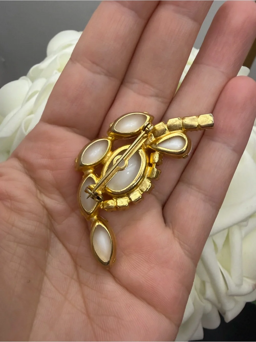 N/A elegant gold